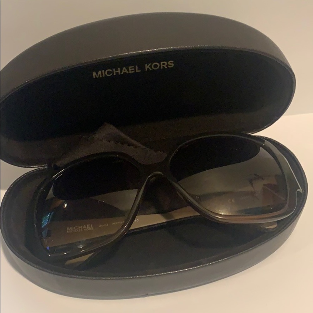 Michael Kors Sunglasses/Case